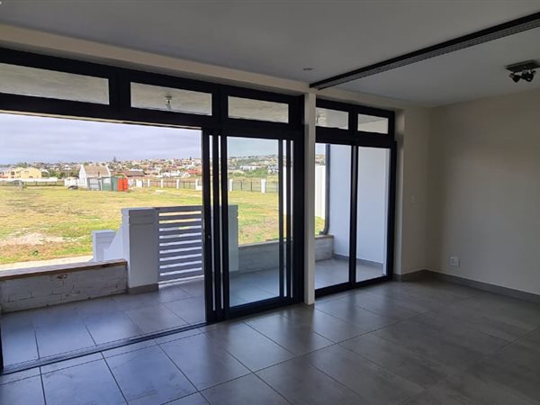 1 Bed Apartment in Aston Bay