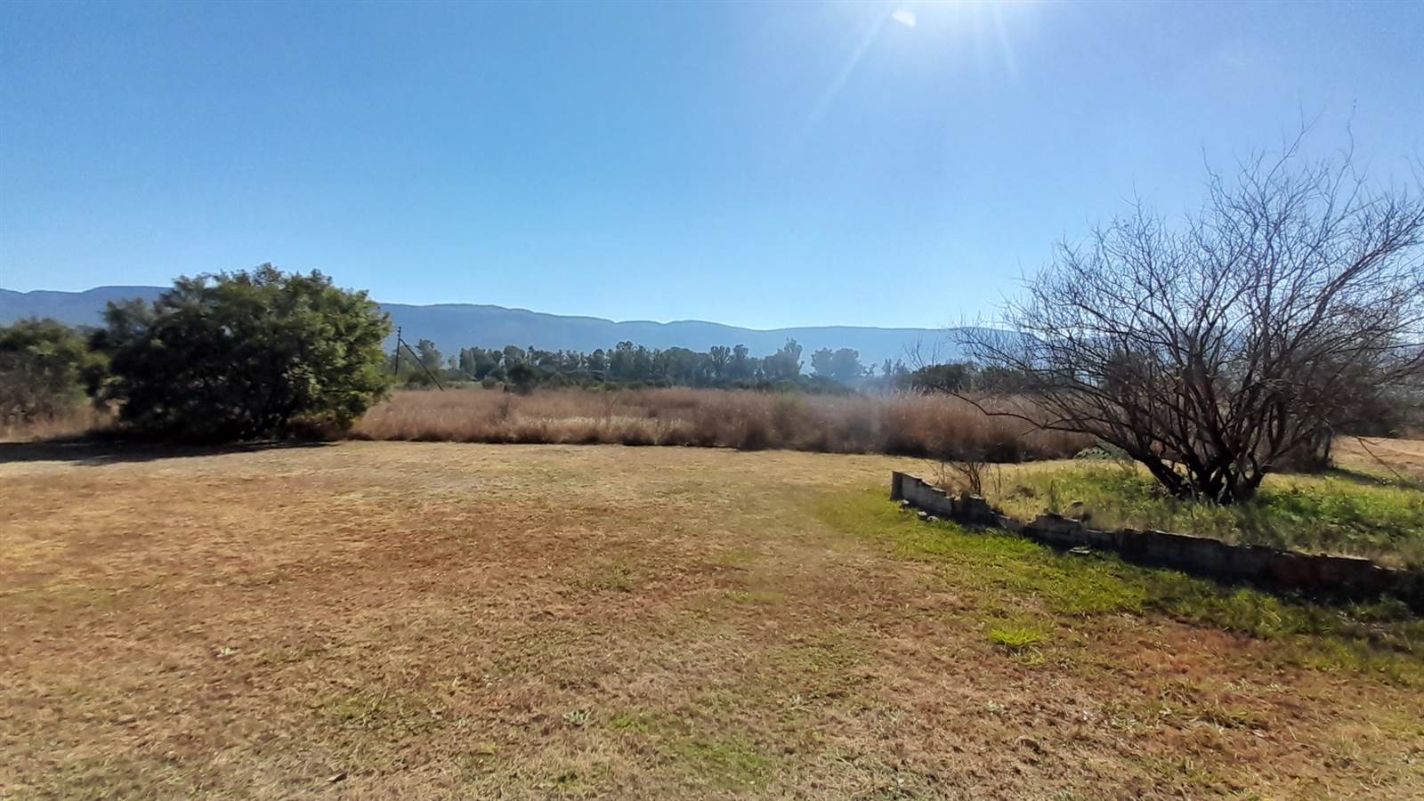 4 ha Land available in Hartbeespoort Dam photo number 2
