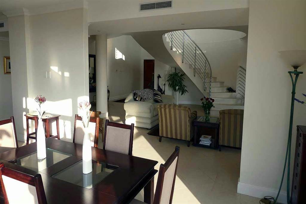 4 Bed Apartment in La Lucia photo number 16