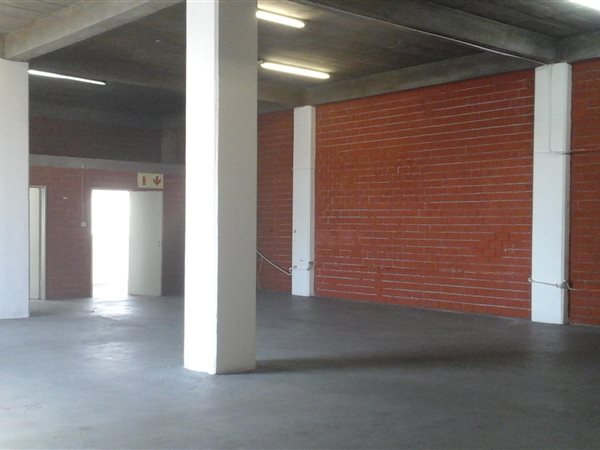 195  m² Industrial space