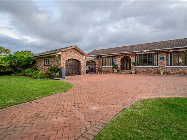 3 Bedroom House 3 Bedroom House