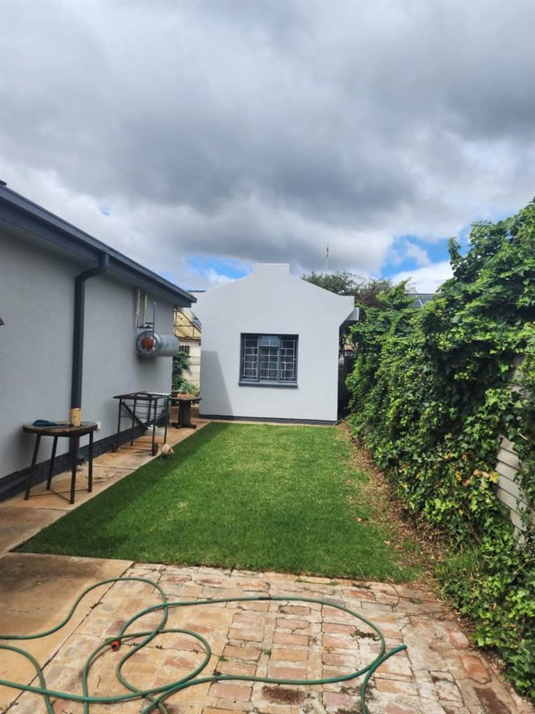 2 Bed Townhouse in Ventersdorp photo number 23