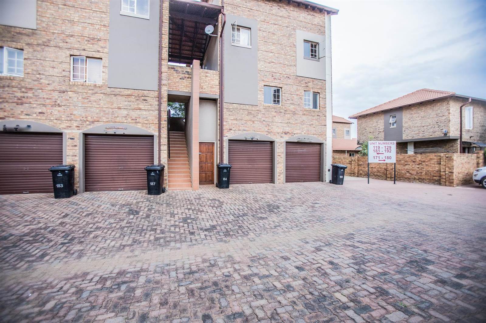 1 Bed Apartment in Oukraal Estate photo number 29