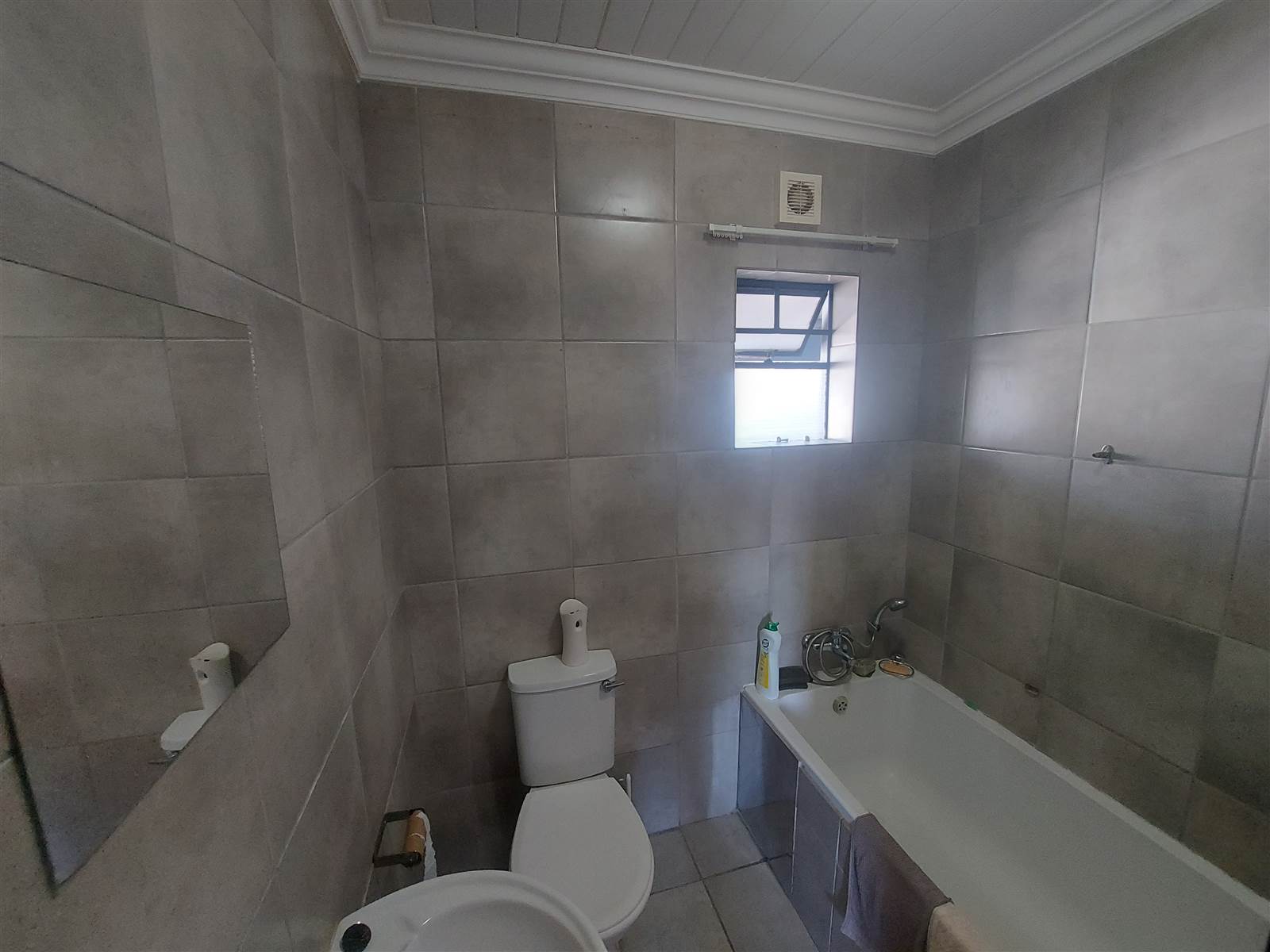 2 Bed Apartment in Belhar photo number 14