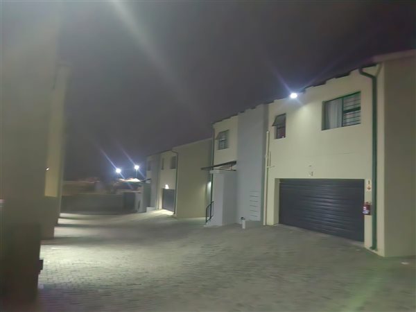 3 Bedroom Duplex 3 Bedroom Duplex