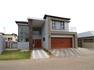 4 Bed House in Century Manor Estate