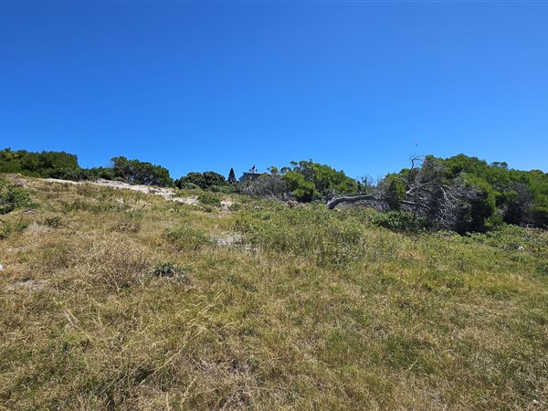 718 m² Land