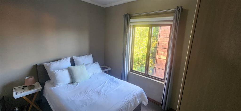 3 Bed Apartment in Waterkloof East photo number 13