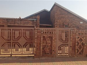 3 Bed House in Duduza