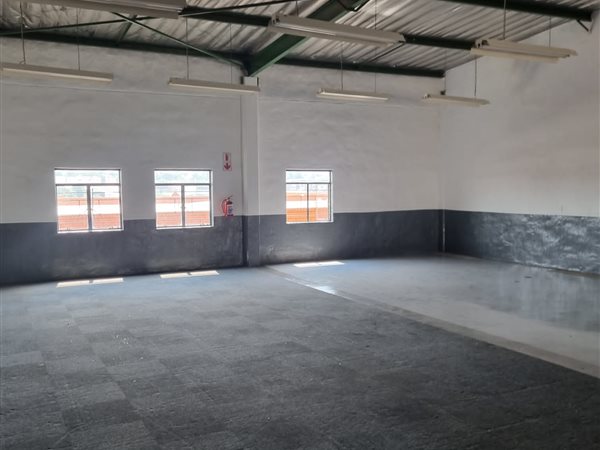 422  m² Industrial space