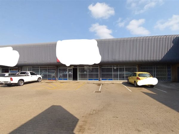 920  m² Retail Space