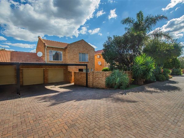 3 Bed Townhouse in Strubens Valley