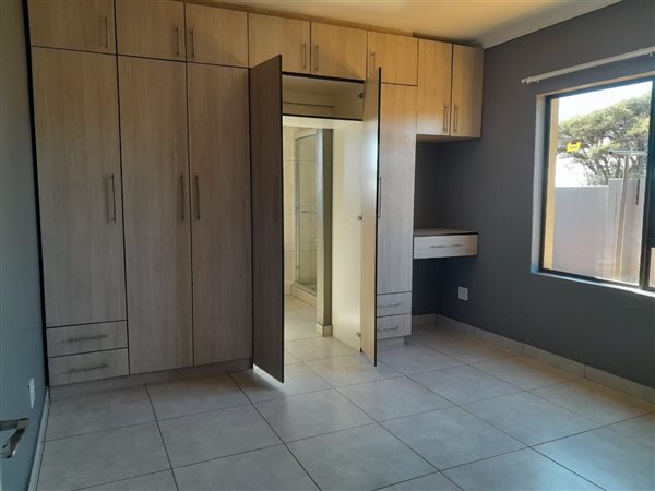 3 Bedroom Townhouse 3 Bedroom Townhouse