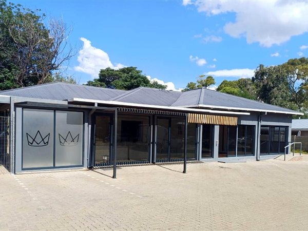 362  m² Commercial space