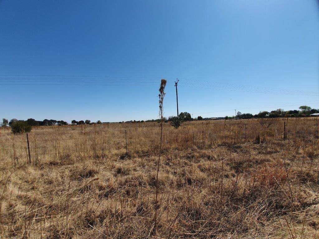 3.9 ha Land available in Bainsvlei photo number 2