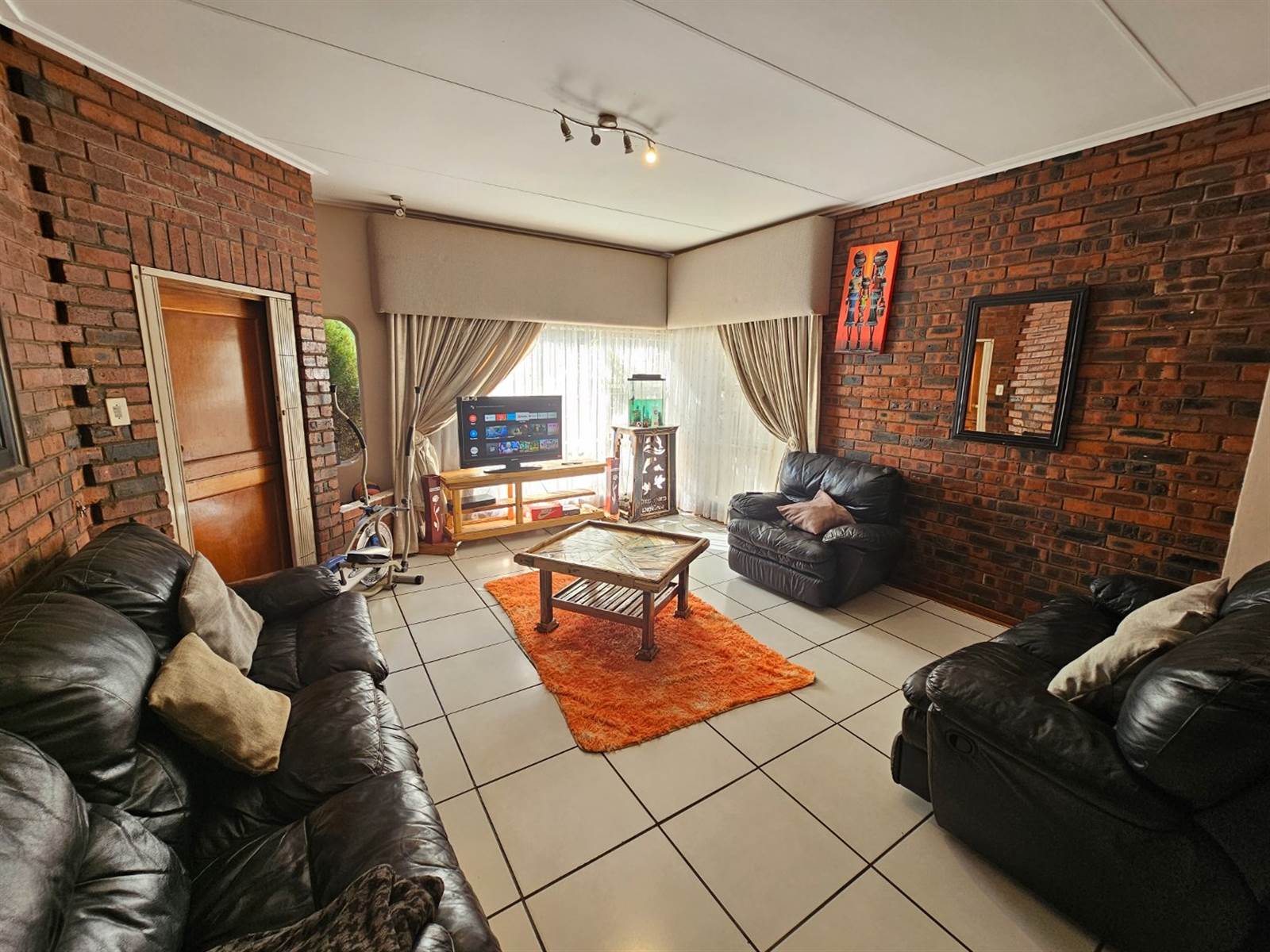 3 Bed House in Panorama photo number 4