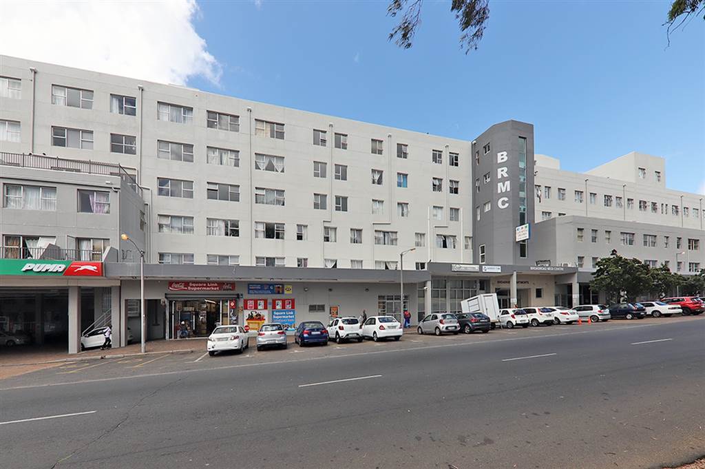 2 Bed Apartment in Wynberg photo number 19