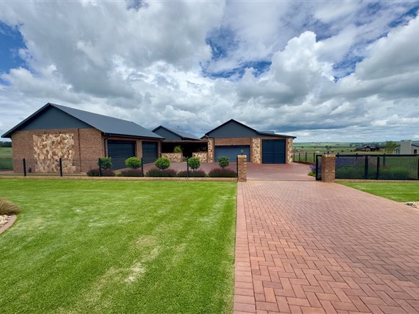 4 Bedroom House 4 Bedroom House