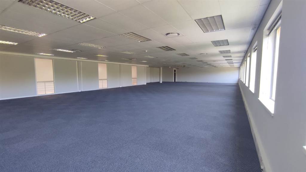 400  m² Commercial space in Bedfordview photo number 8