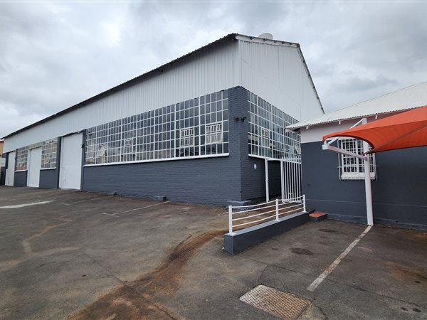 1000  m² Industrial space in Eastleigh