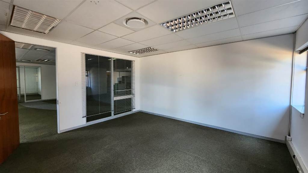 342  m² Commercial space in Centurion CBD photo number 4