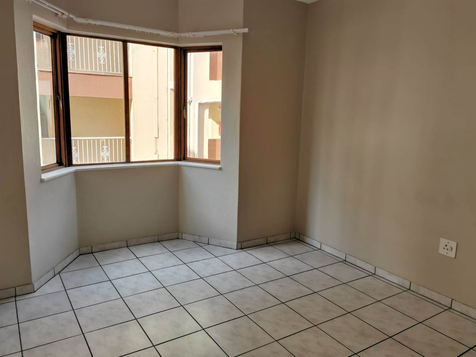 2 Bed Apartment in Randburg Central photo number 9