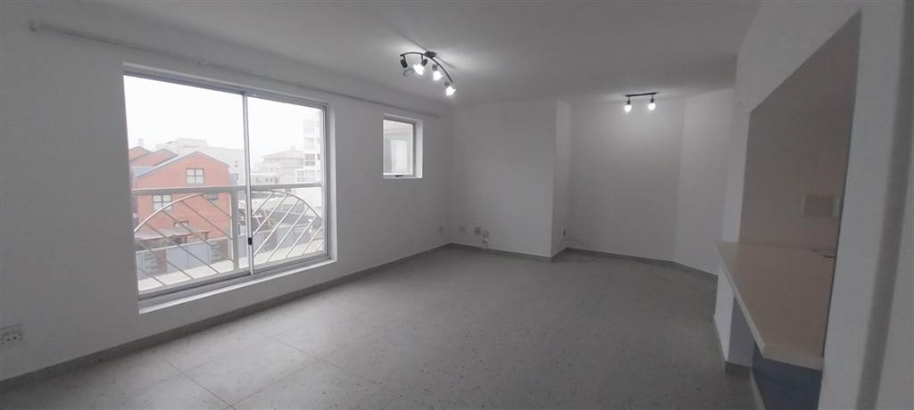 2 Bed Apartment in Tableview photo number 6
