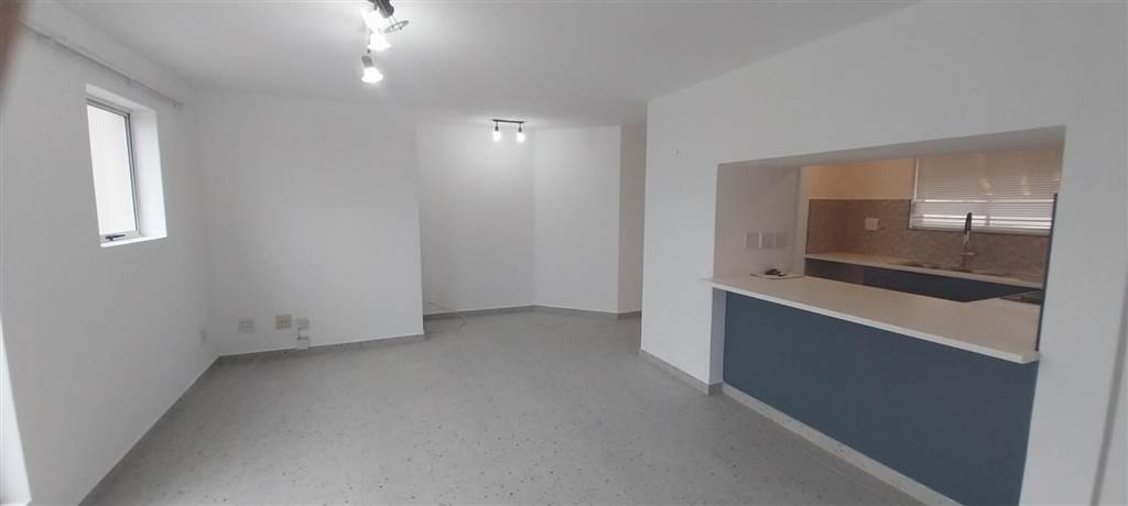 2 Bed Apartment in Tableview photo number 4