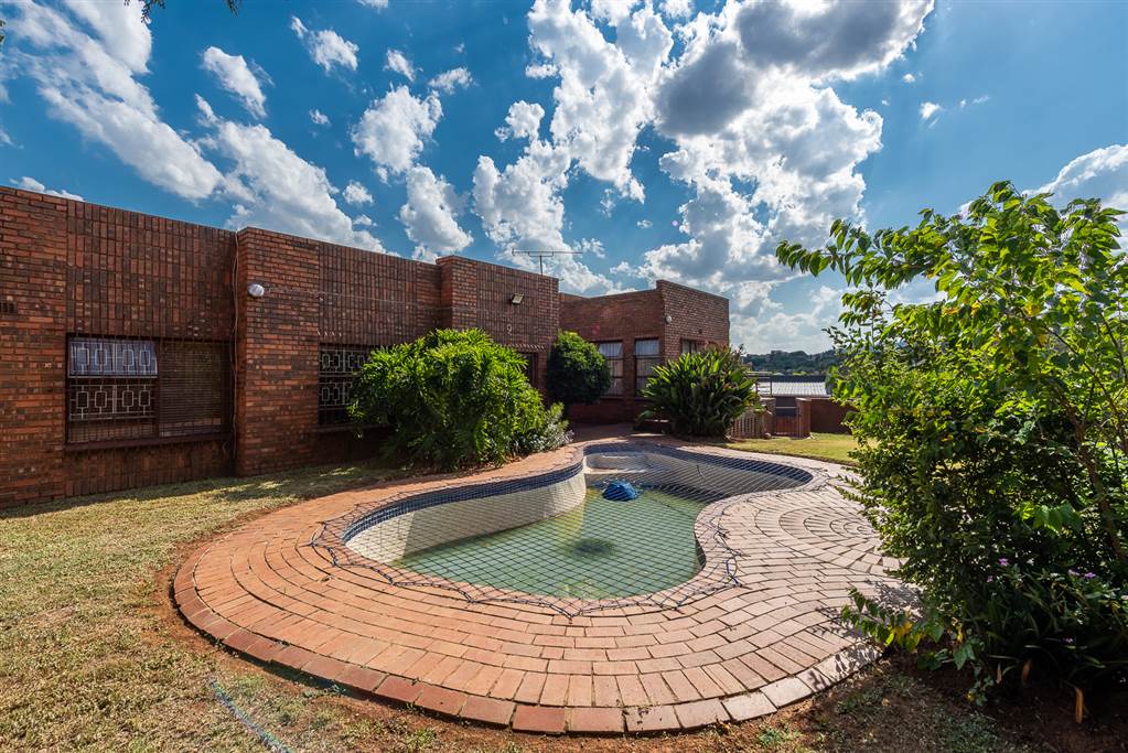 4 Bed House for sale in Mulbarton T4546387 Private Property