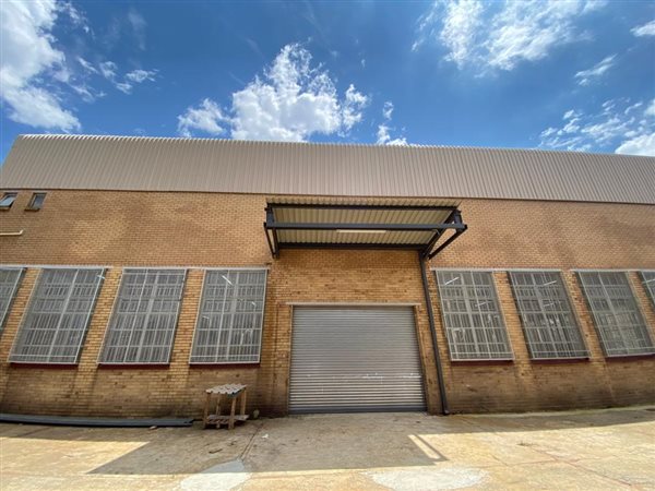 1276  m² Industrial space