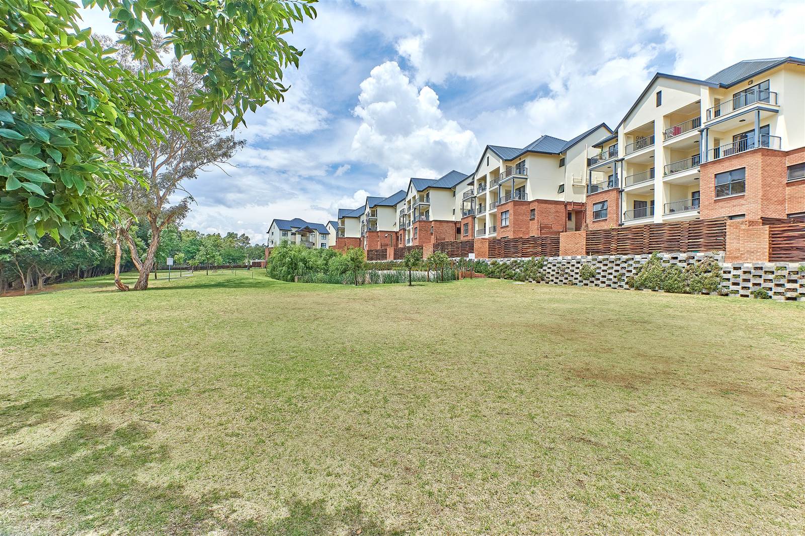 3 Bed Apartment in Kyalami photo number 17