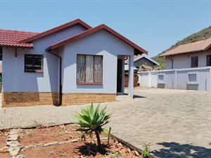 House in Tlhabane