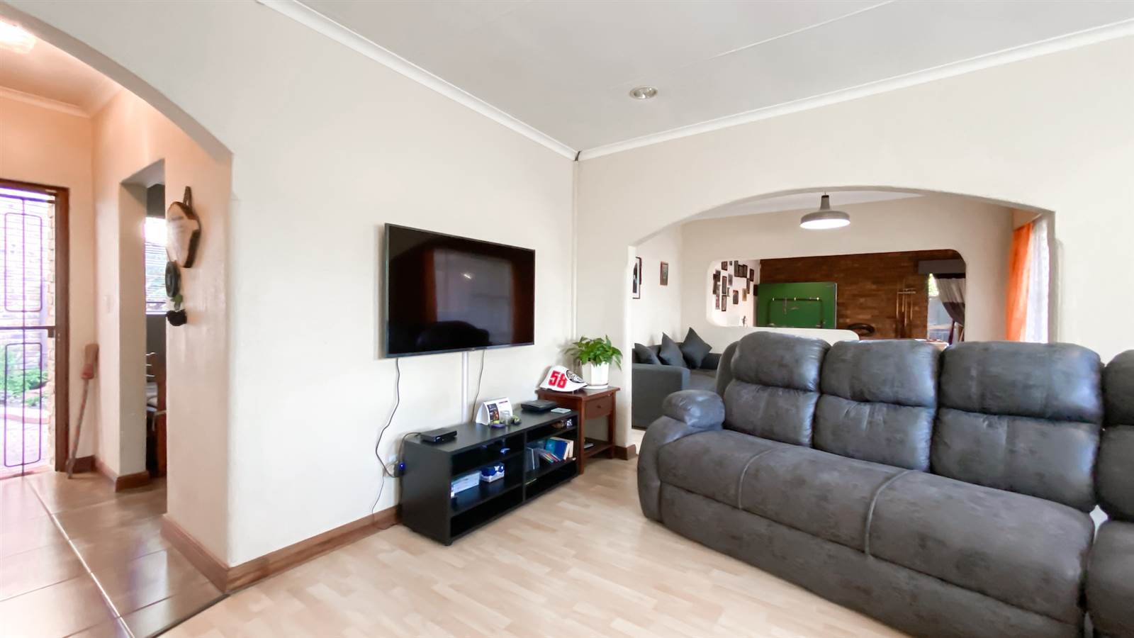 6 Bed House in Edenvale photo number 9