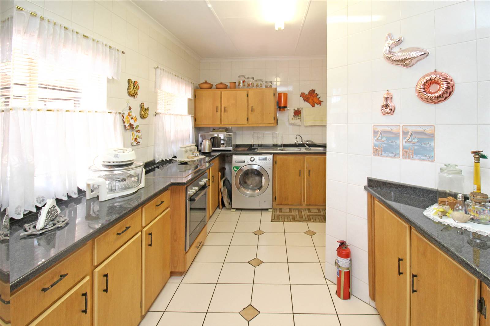 3 Bed Townhouse in Rooihuiskraal photo number 12