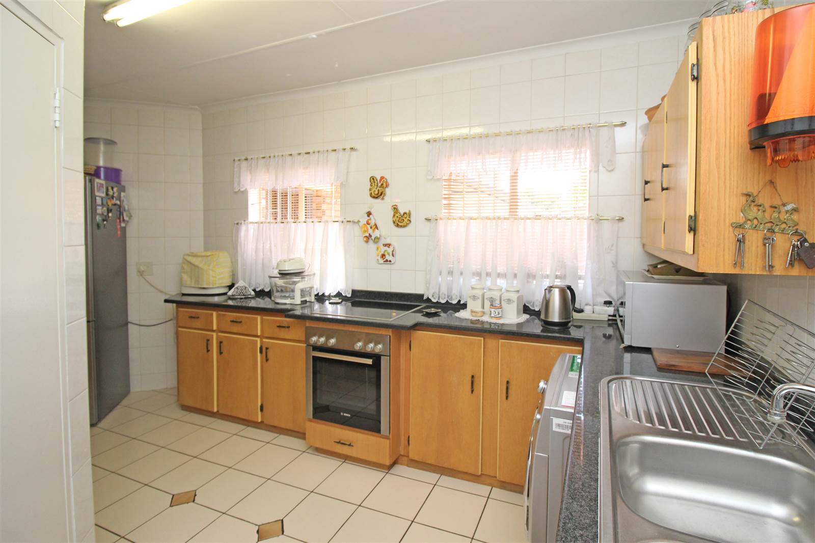 3 Bed Townhouse in Rooihuiskraal photo number 11
