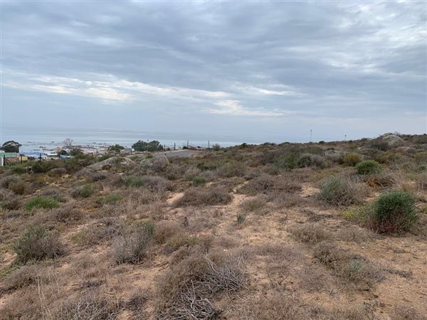 1010 m² Land available in St Helena Views