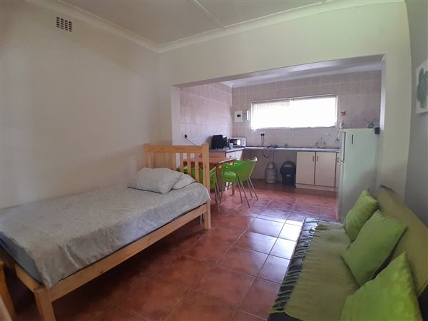1 Bed Apartment in Rhodesdene