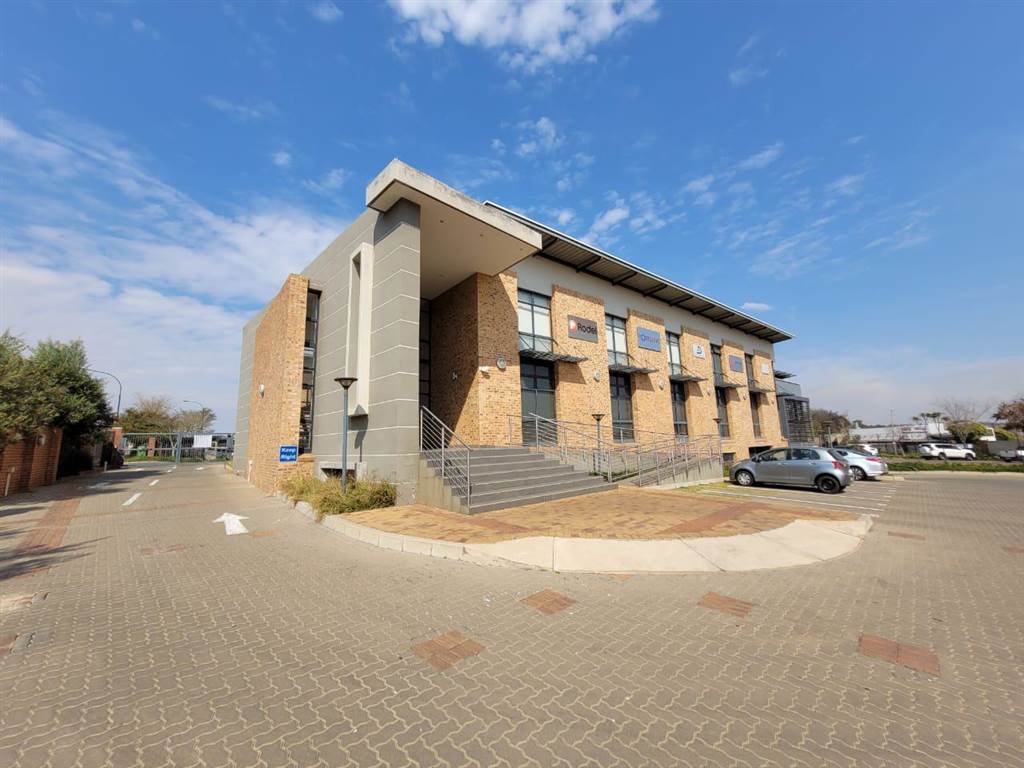 356  m² Commercial space in Glen Marais photo number 2