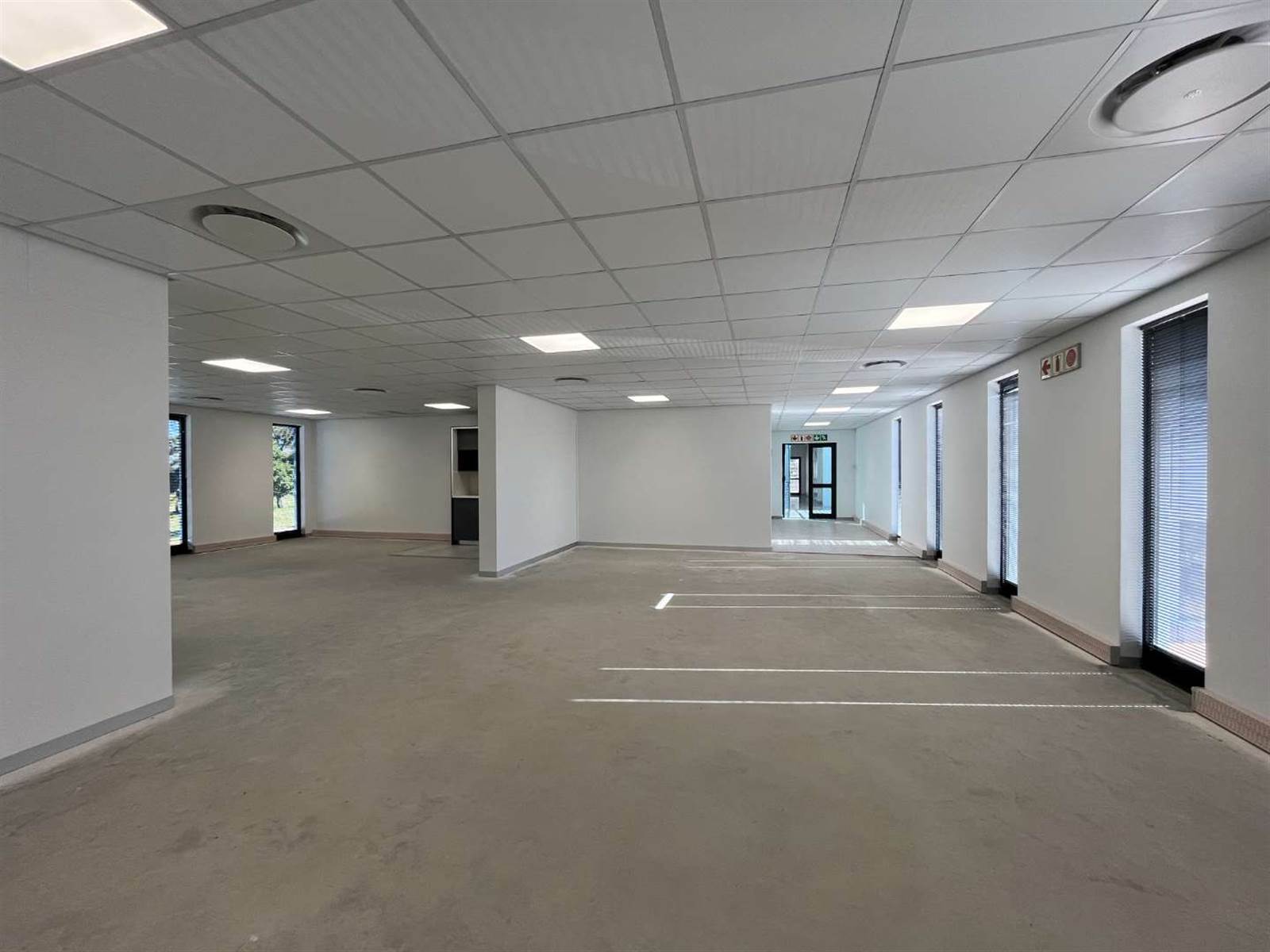 142  m² Office Space in Durbanville photo number 1