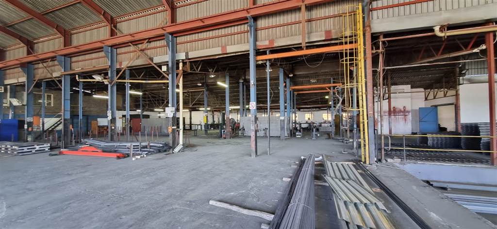 2700  m² Industrial space in Aureus photo number 5
