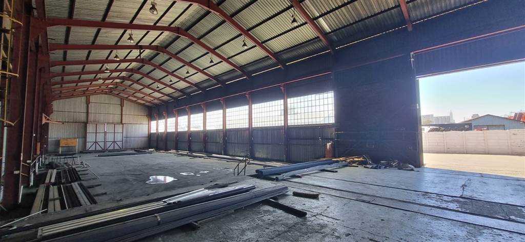 2700  m² Industrial space in Aureus photo number 4