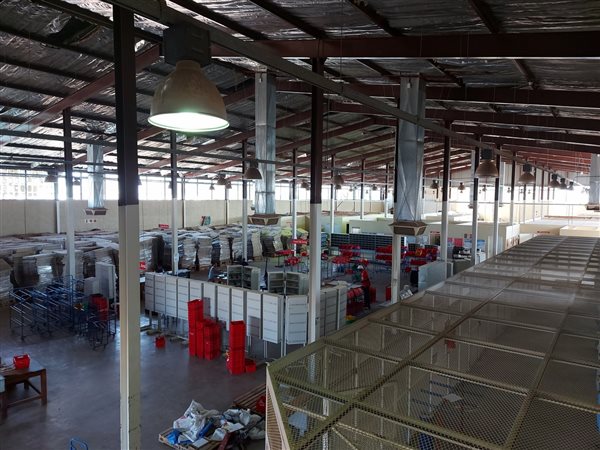 2300  m² Industrial space in Laboria