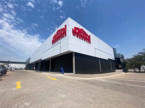 635  m² Retail Space in Nirvana