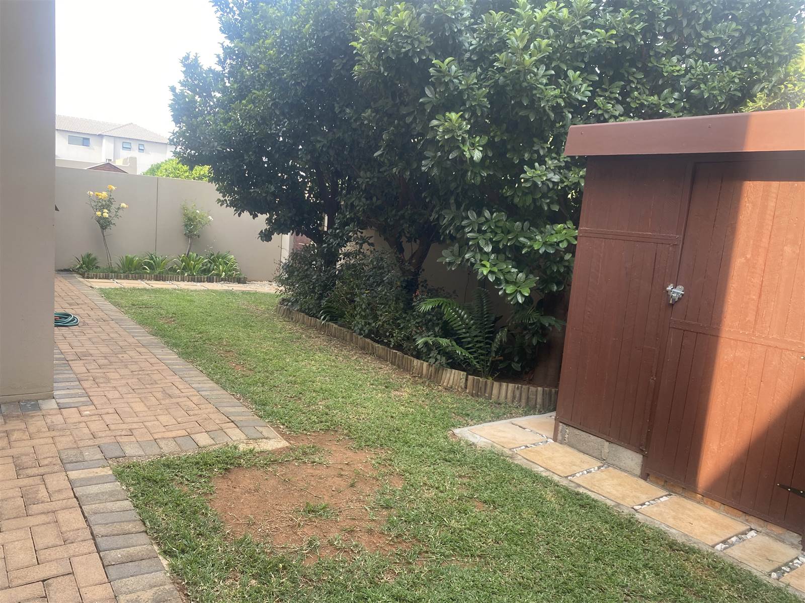 2 Bed Apartment in Hartbeespoort Dam photo number 3