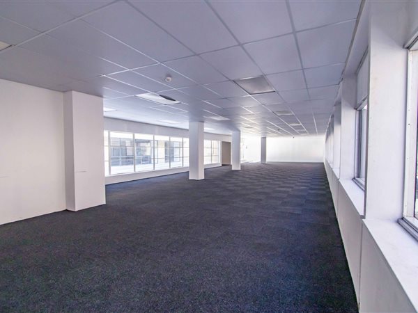 305  m² Office Space