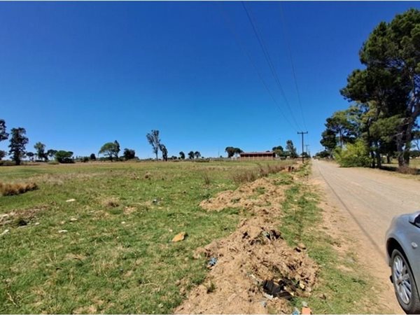 4.3 ha Land available in Bloemspruit