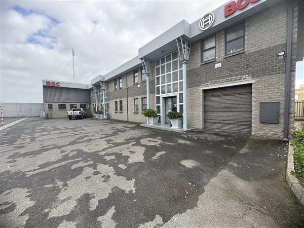 240  m² Commercial space