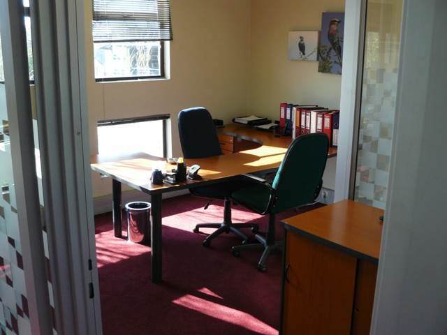 180  m² Office Space in Silver Lakes photo number 5