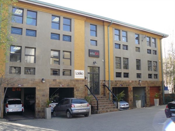 180  m² Office Space in Silver Lakes