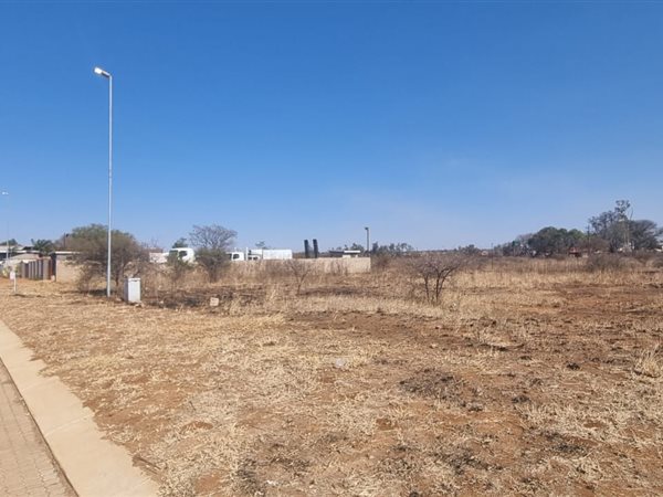 795 m² Land